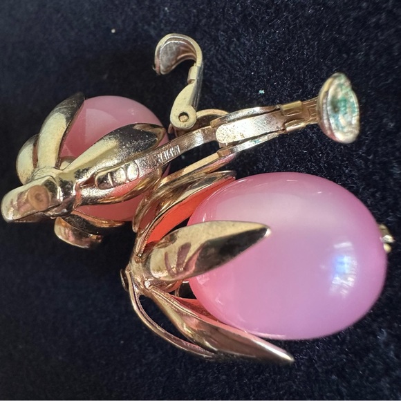 Vintage Napier Gold and Pink Clip-On Earrings Signed - Picture 11 of 11